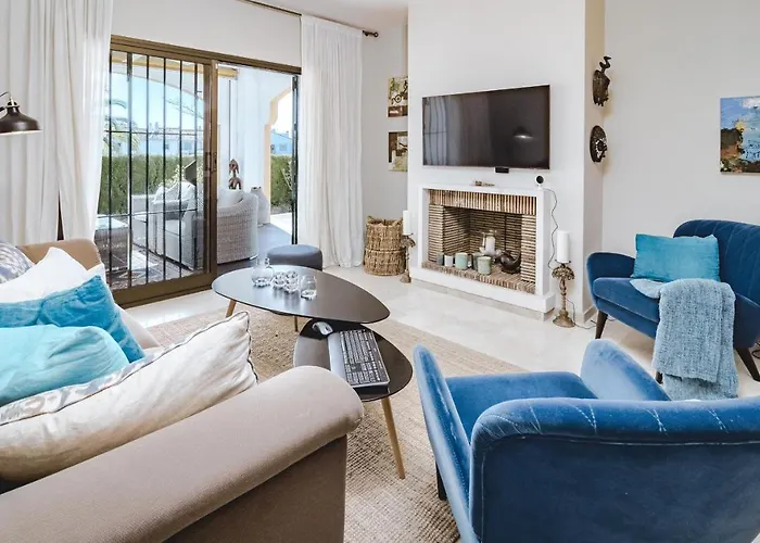 Cb- Cozy Refurbished Apartment, Perfect Location Apartmán *