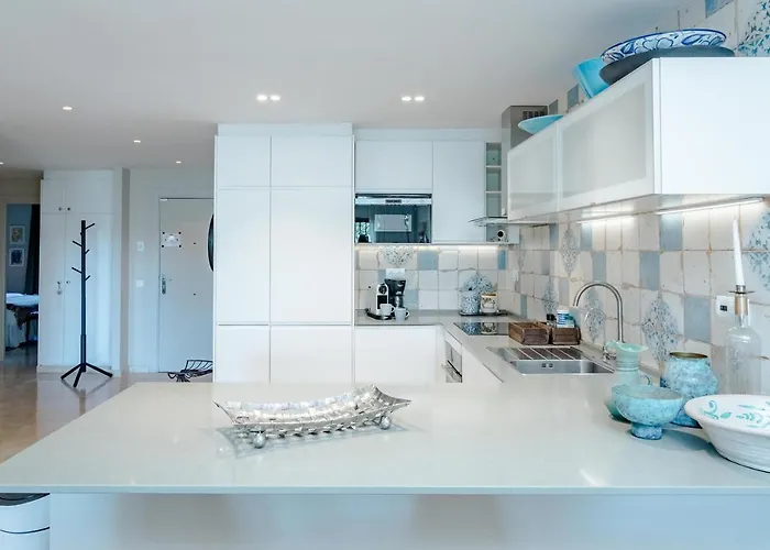Cb- Cozy Refurbished Apartment, Perfect Location Apartmán