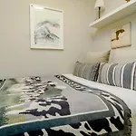 Apartment Cb- Cozy Refurbished Apartment, Perfect Location *
