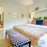 Cb- Cozy Refurbished Apartment, Perfect Location *