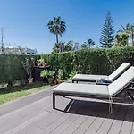 Cb- Cozy Refurbished Apartment, Perfect Location Apartment *