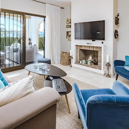 Cb- Cozy Refurbished Apartment, Perfect Location شقة *