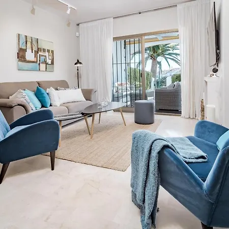 Cb- Cozy Refurbished Apartment, Perfect Location *