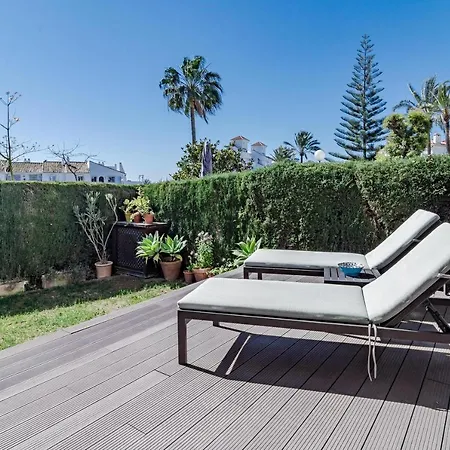 Cb- Cozy Refurbished Apartment, Perfect Location Apartment *