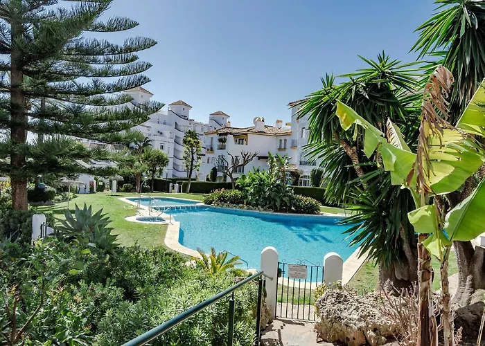 Cb- Cozy Refurbished Apartment, Perfect Location *