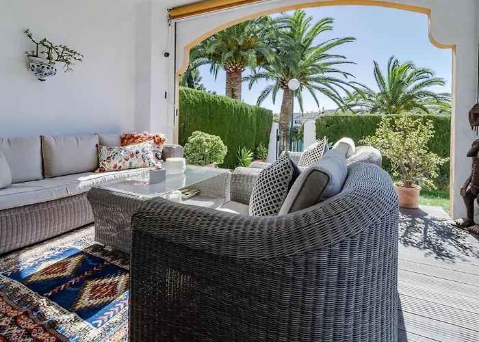 아파트 Cb- Cozy Refurbished Apartment, Perfect Location *