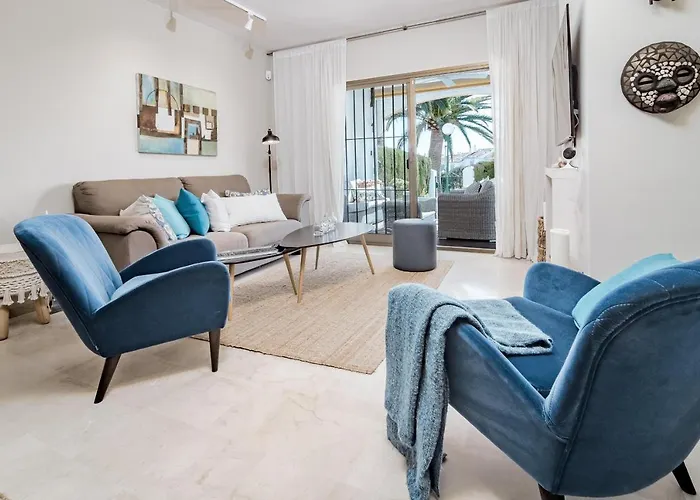 Cb- Cozy Refurbished Apartment, Perfect Location *