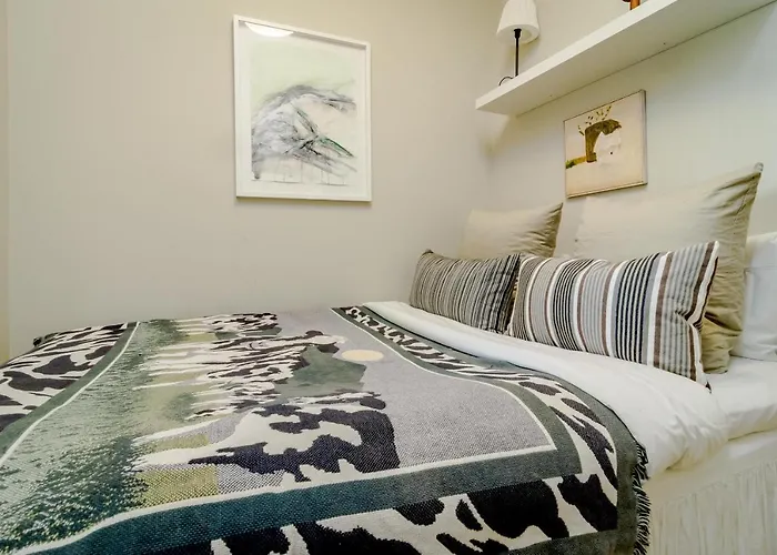 公寓 Cb- Cozy Refurbished Apartment, Perfect Location *